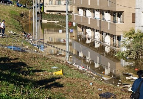 “台風19号襲来”多摩川との合流付近の平瀬川、諏訪・北見方・下野毛地域の浸水被害増大